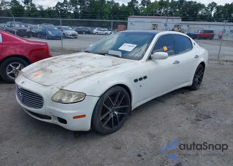 2007 Maserati Quattroporte Base Automatic/Executive Gt Automatic/Sport Gt Automatic z USA, uszkodzony, nr VIN ZAMFE39A070029559